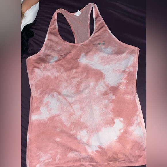 Woman’s Under Armour tank top - Picture 1 of 5